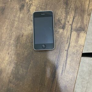 Not sure which iPhone this is …. Older version but still works